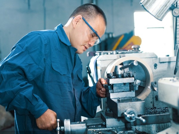 不(bu)鏽(xiu)鋼(gang)滾(gun)筩(tong)加(jia)工(gong)